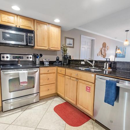 Fun 2 Bed/2 Bath Condo With Pool On Biloxi Beach Buitenkant foto