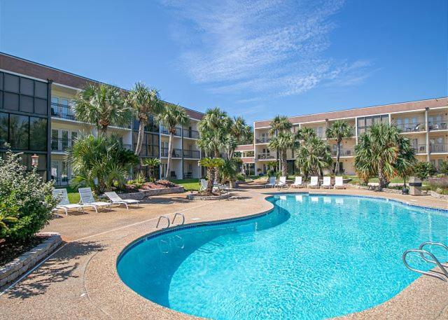 Fun 2 Bed/2 Bath Condo With Pool On Biloxi Beach Buitenkant foto
