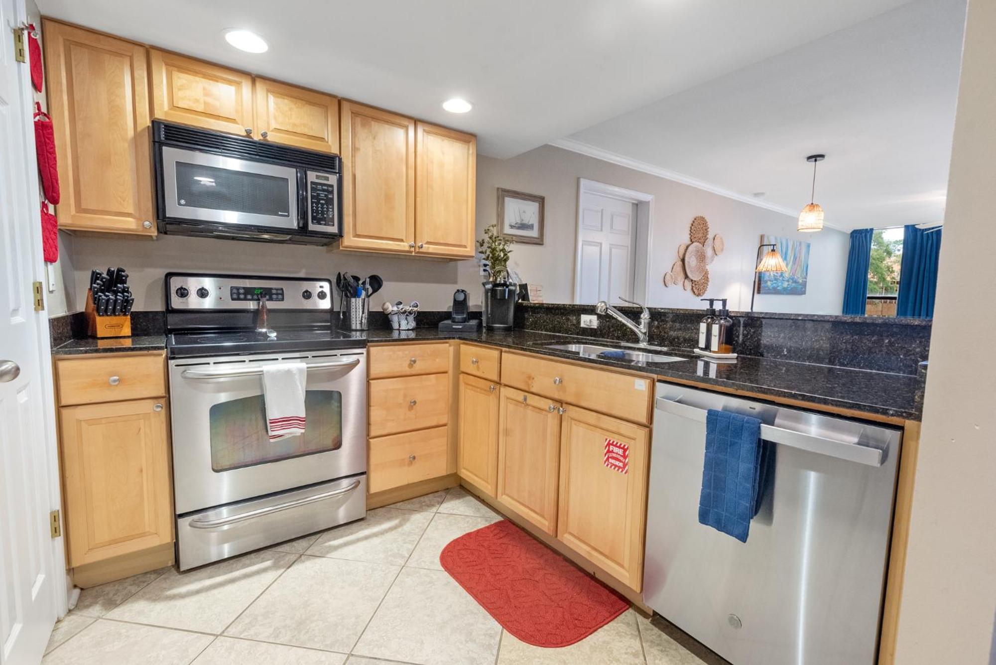 Fun 2 Bed/2 Bath Condo With Pool On Biloxi Beach Buitenkant foto